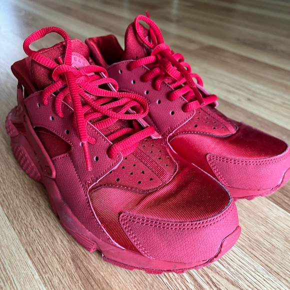 Nike Women’s Air Huaraches Red with Box - Picture 4 of 4